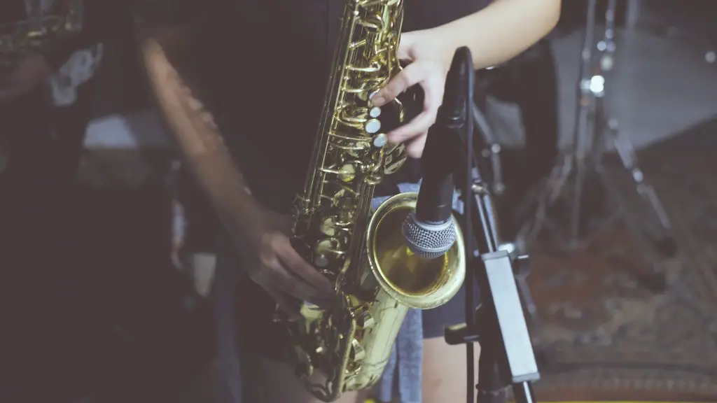 How to play saxophone with braces?