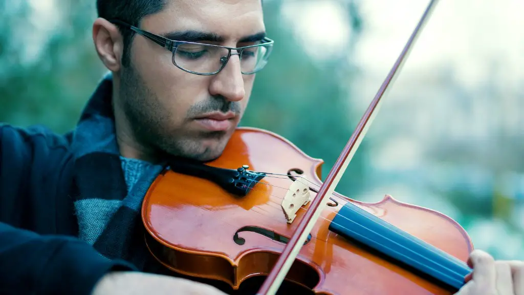 Can you plug headphones into an electric violin