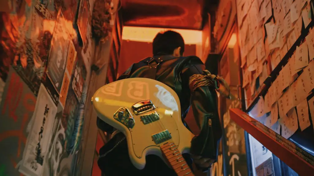 What are the knobs on an electric guitar for